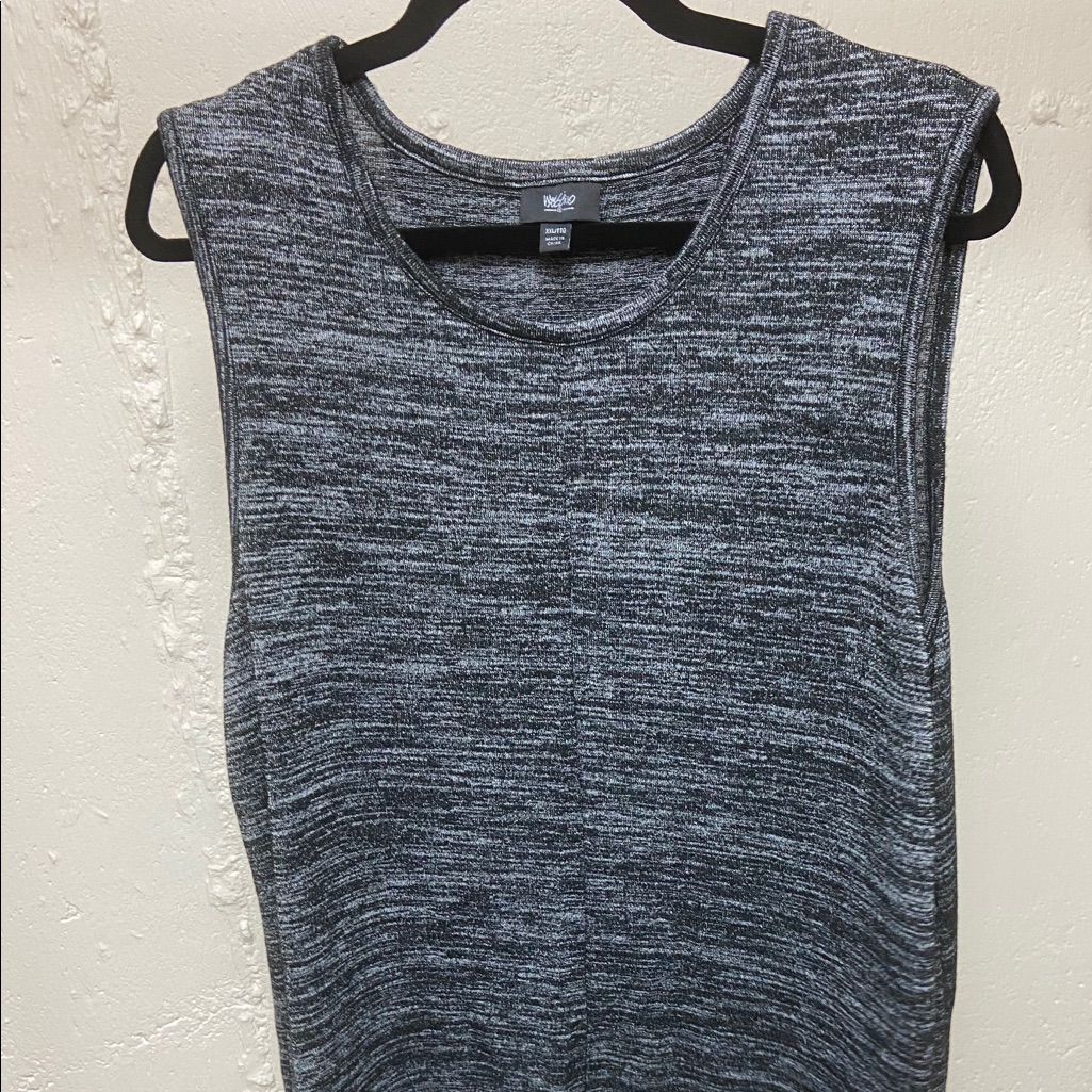 Mossimo Shirt - Split Back